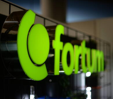 Fortum logo sign